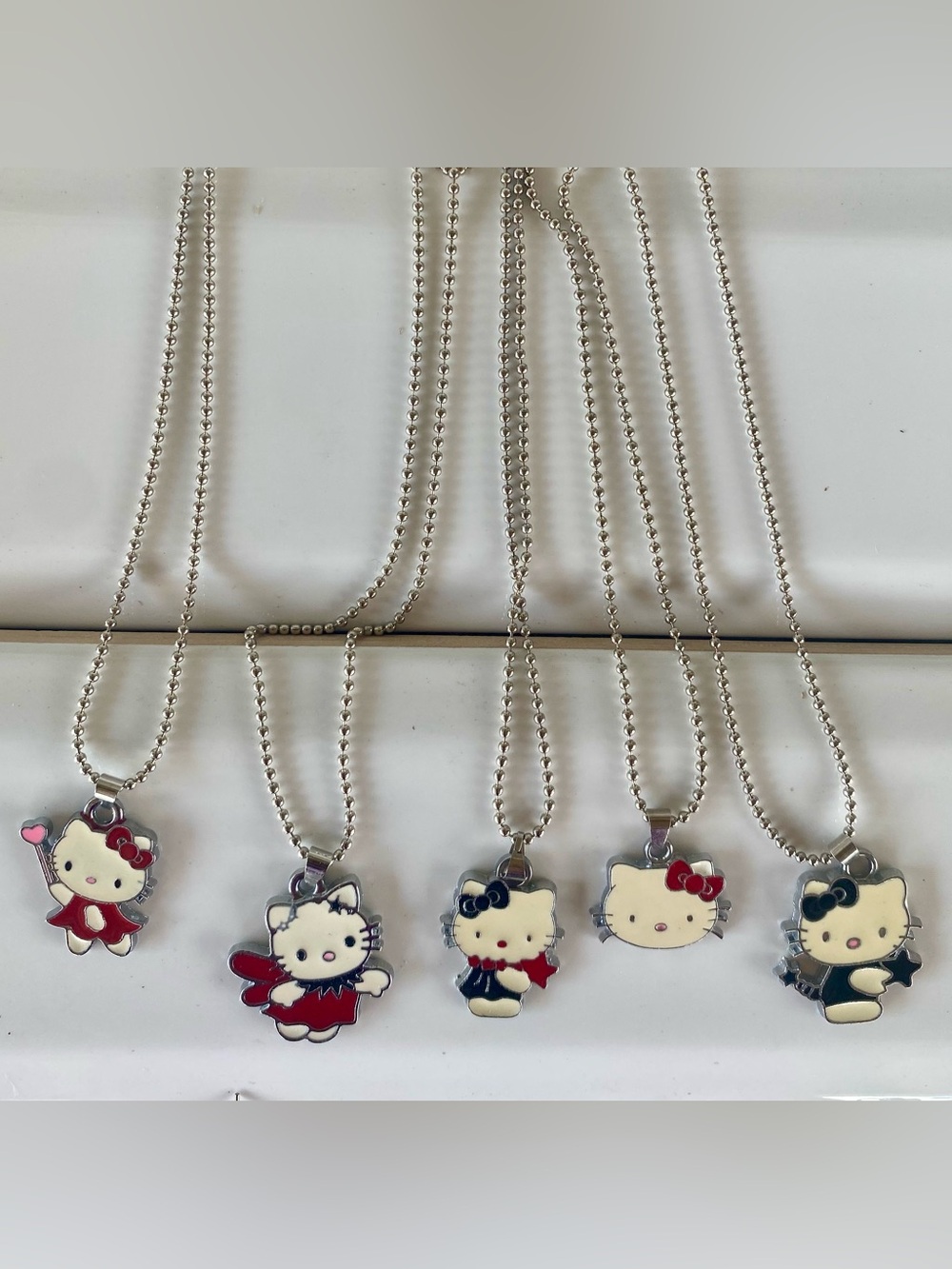 13 Piece Hello Kitty Jewelry Set ~ Black/Red - Picture 2 of 4